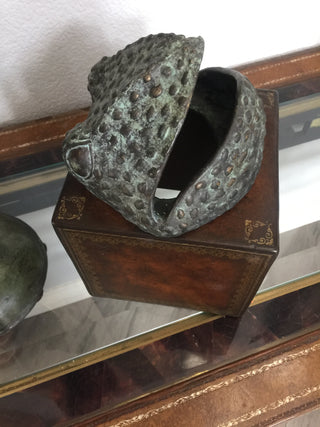 Maitland Smith  FROG TISSUE HOLDER