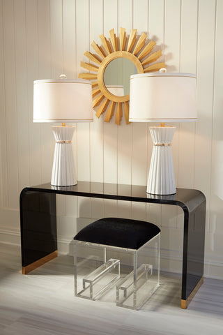 Gold Faithful Lamp – Ceramic Hourglass Table Lamp with White Glaze, Hand-Painted Greek Key Motif & Off-White Silk Shade