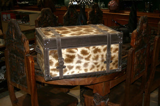 Serengeti Luggage Trunk - GIRAFFE