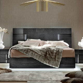 Monte Carlo Queen Bed