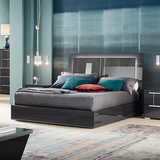 Monte Carlo Queen Bed